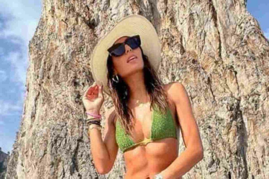 Una Meraviglia Tra Le Meraviglie Di Capri Elisabetta Gregoraci Bikini