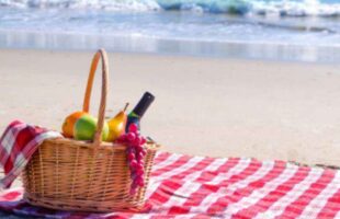 Cosa Non Mangiare Quando Si Va In Spiaggia: I Cibi Da Evitare ...