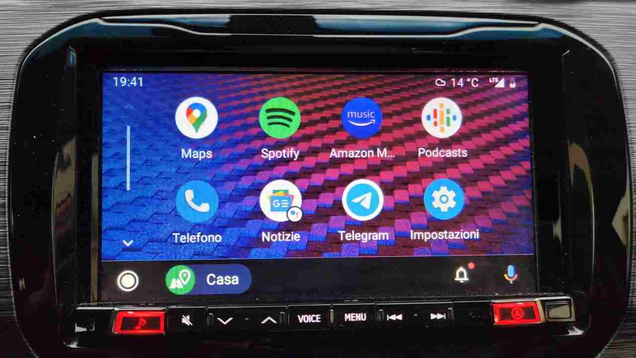 fai-l’upgrade-alla-tua-auto-con-questo-accessorio-tech:-una-bella-comodita-che-non-ti-aspettavi