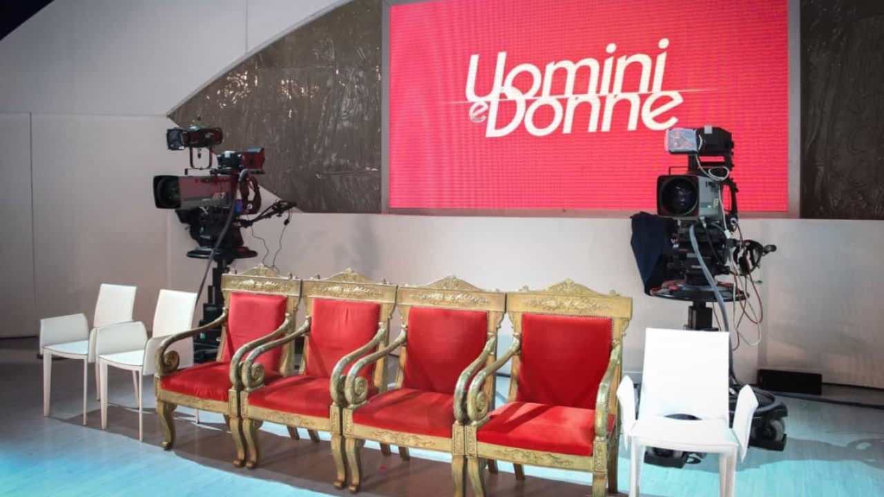 uomini-e-donne:-si-sfiora-la-rissa-in-studio-tra-le-due-dame