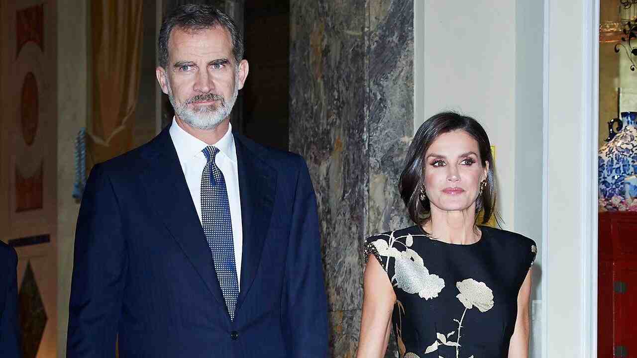 letizia-di-spagna,-indossa-i-jeans-anche-a-50-anni:-come-essere-giovani-e-belle