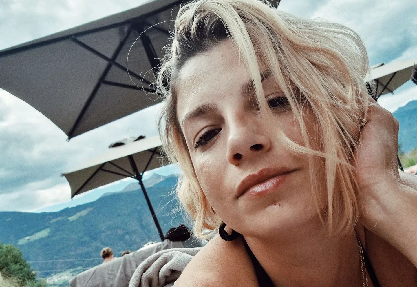 emma-marrone:-perche-in-italia-puoi-fare-un-figlio-solo-con-un-uomo?