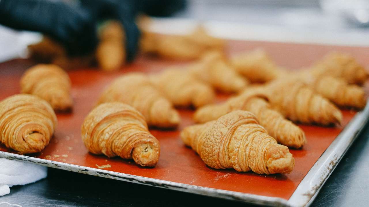 cornetti-della-colazione-pasta-sfoglia-e-nutella,-pronti-in-appena-5-minuti