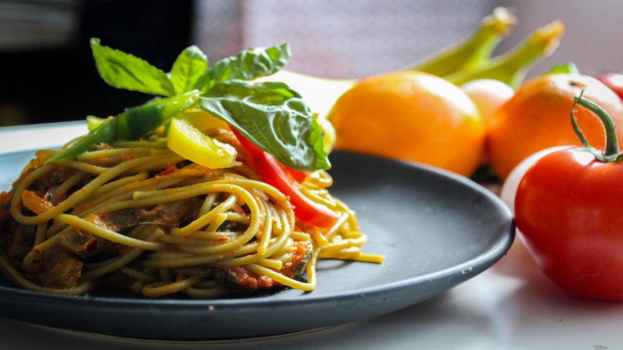 spaghetti-al-tonno-vegan,-la-ricetta-vegetale-del-classico-della-cucina