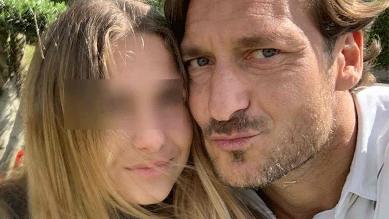 francesco-totti-per-i-figli-non-bada-a-spese,-il-regalo-di-chanel-fa-infuriare-ilary:-mi-ha-regalato