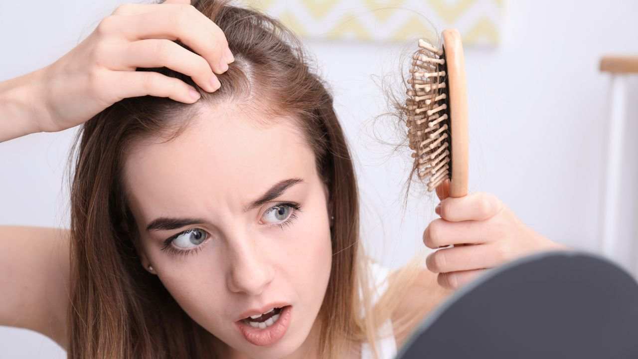 caduta-dei-capelli-post-vacanze,-ecco-cosa-fare-subito-prima-che-sia-tardi