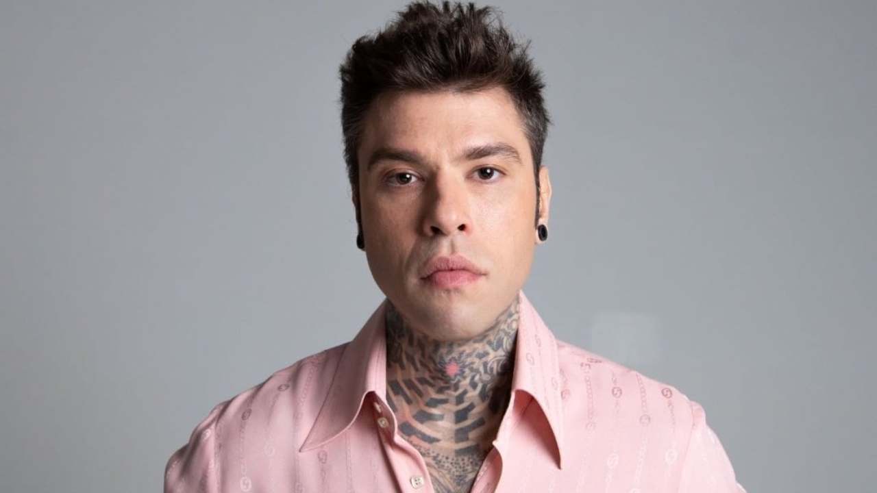 fedez-sconvolge-il-suo-look:-la-reazione-assurda-della-ferragni