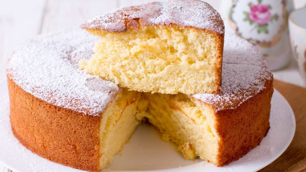 torta-alla-cannella,-il-dolce-della-domenica-profumato-e-irresistibile.-verrai-inebriato