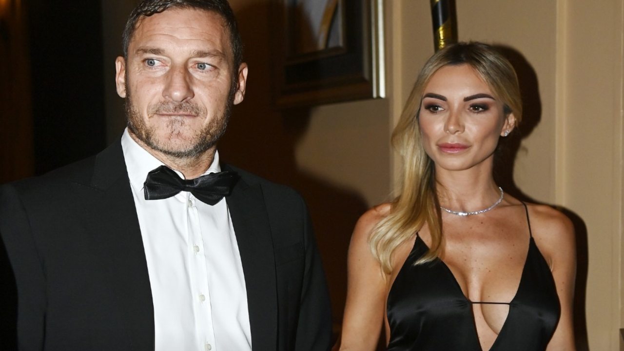 totti-e-noemi-verso-il-si?-lanello-da-300mila-euro-lancia-il-sospetto