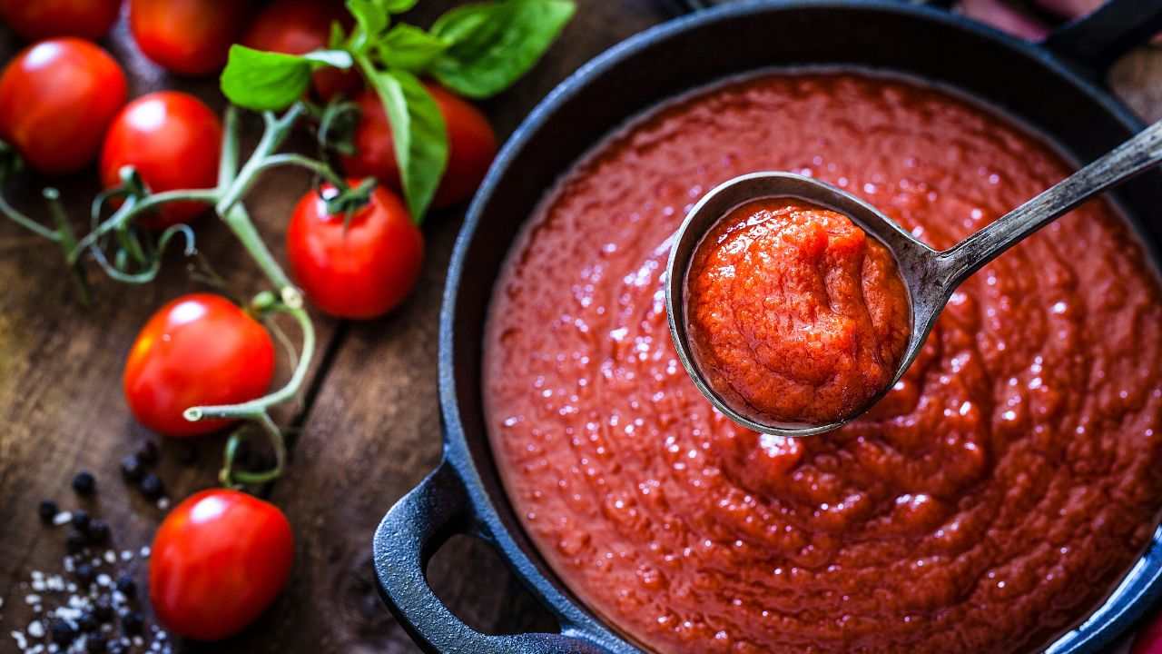 come-eliminare-lacidita-dal-sugo-di-pomodoro:-il-rimedio-che-proprio-non-ti-aspetti