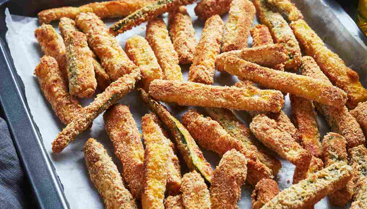 stick-di-zucchine-al-forno-leggerissimi:-stasera,-concediti-un-aperitivo-gustoso!