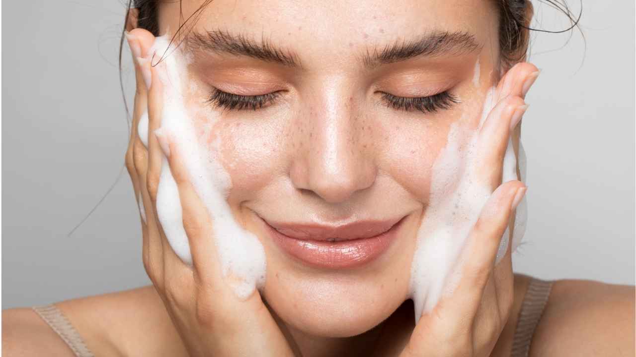 skin-cycling,-la-skincare-notturna-a-prova-di-pigrizia