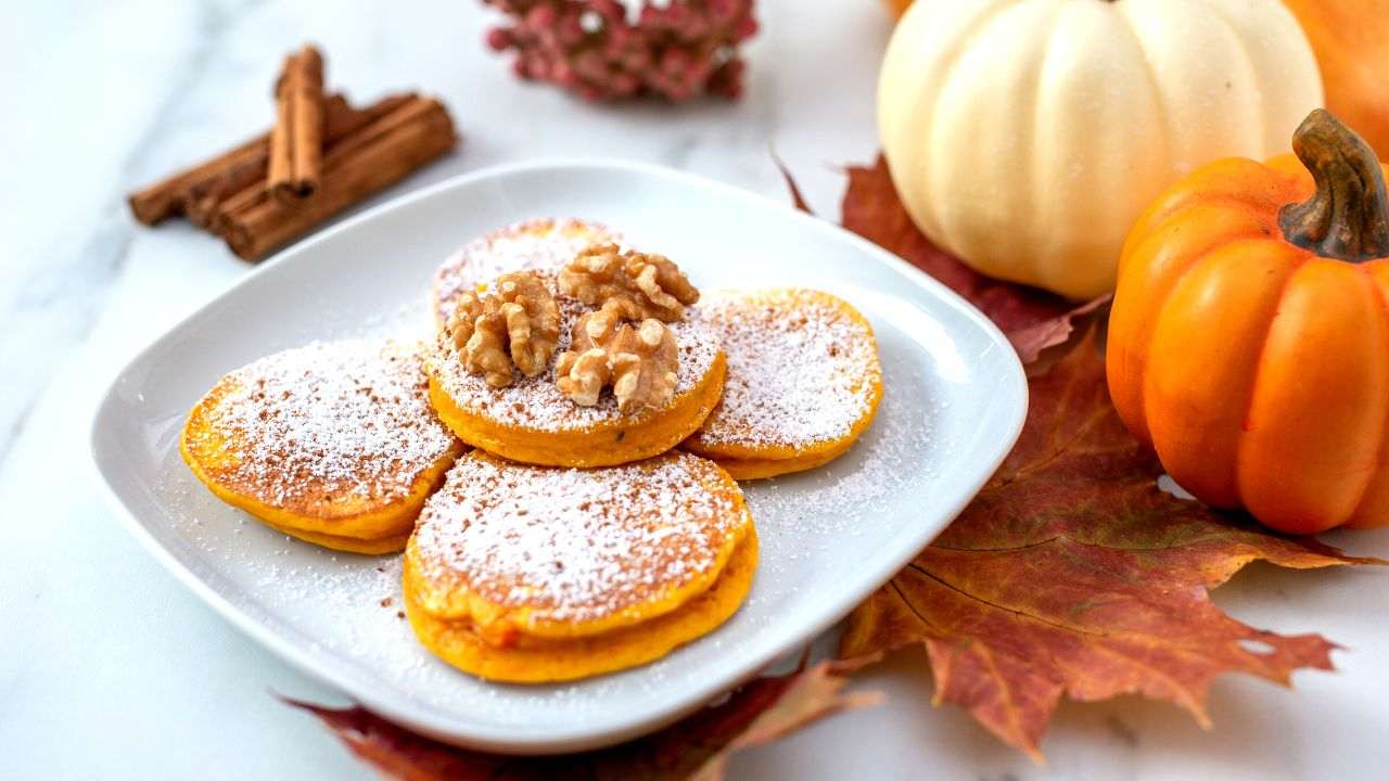 pancake-alla-zucca-leggeri-e-facilissimi-da-preparare-per-un-merenda-sfiziosissima