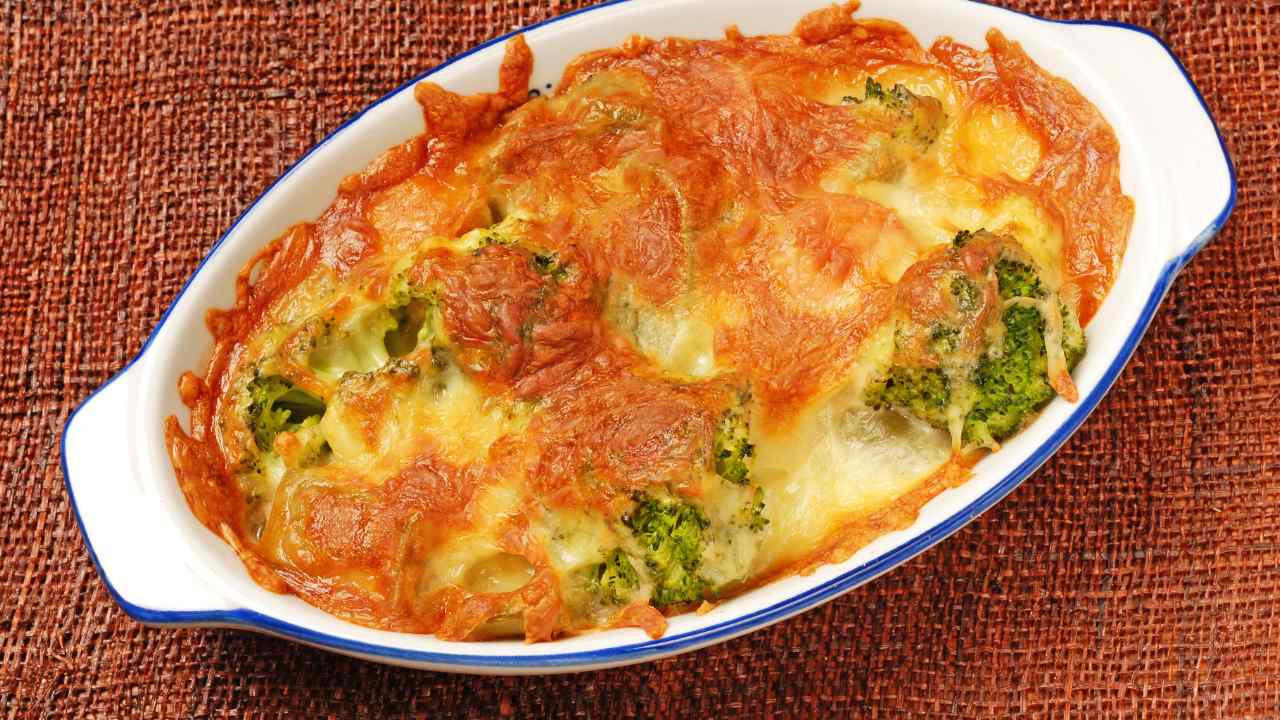 polenta-e-cime-di-rapa-al-forno,-nutriente-e-con-pochi-grassi,-il-primo-con-la-crosta-di-parmigiano