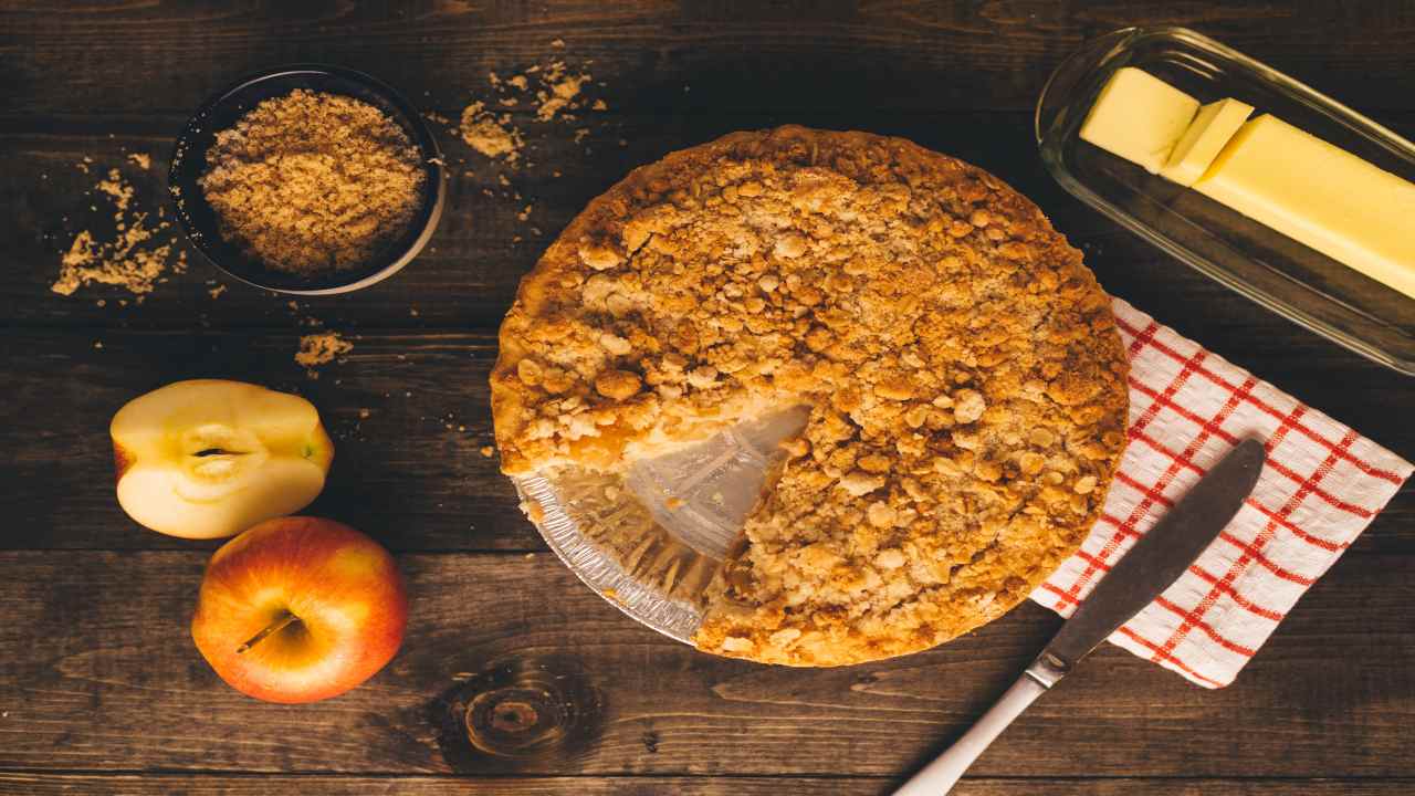 torta-di-mele,-senza-forno-contro-il-caro-bolletta-e-con-solo-3-ingredienti