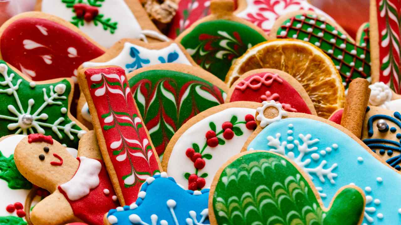 la-ricetta-facile-e-veloce-per-dei-biscotti-di-natale-irresistibili-e-sfiziosi