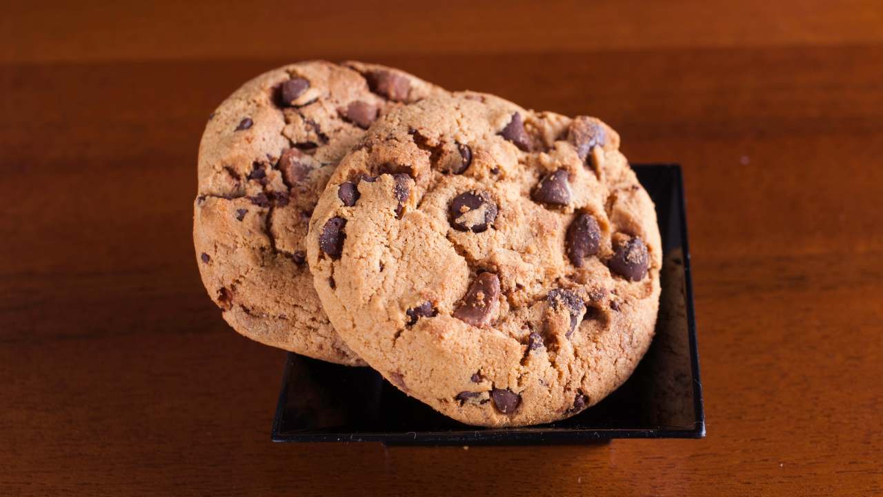 biscotti-al-miele-con-gocce-di-cioccolato,-la-dolce-pausa-che-ti-puoi-concedere-ad-ogni-ora