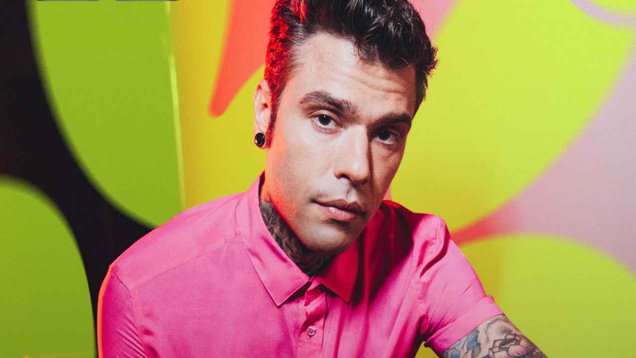 x-factor,-colpo-di-scena:-fedez-mostra-la-cicatrice-e-canta-colpo-di-stato,-il-nuovo-singolo