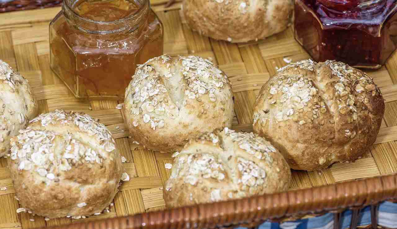 panini-allavena,-5-ingredienti-tanta-bonta,-con-questa-furba-ricetta-li-prepari-in-un-lampo