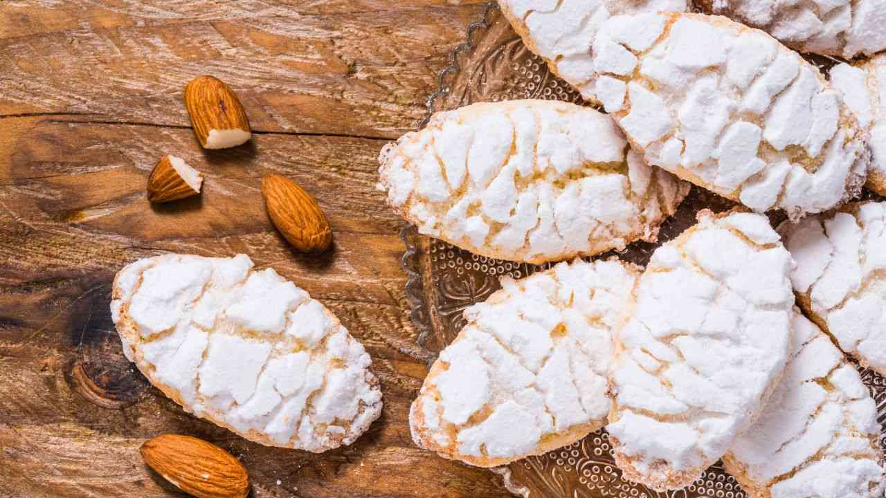 ricciarelli-di-siena:-la-ricetta-natalizia-piu-amata-della-toscana,-facile-e-velocissima