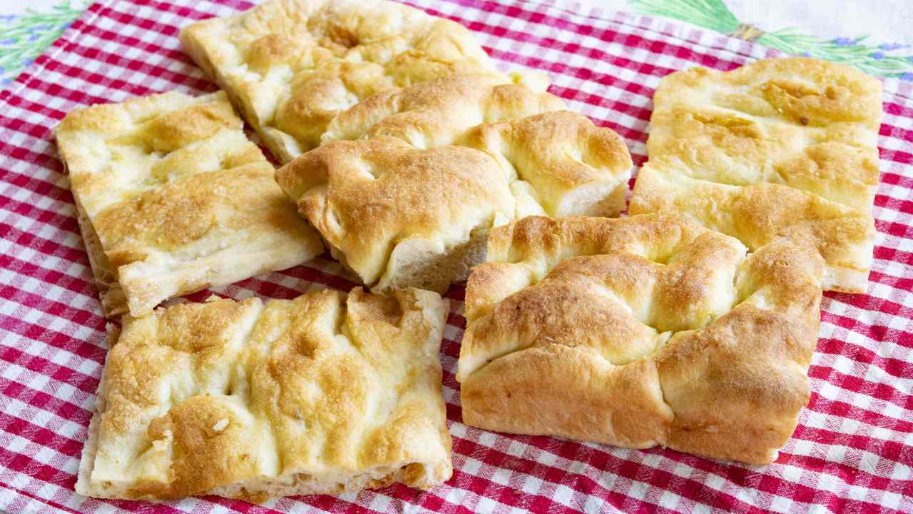 focaccia-morbidissima-che-non-unge,-ecco-la-ricetta-favolosa