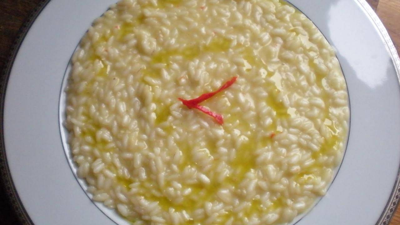 risotto-aglio,-olio-e-peperoncino:-piu-buono-degli-spaghetti,-pura-golosita-al-cucchiaio