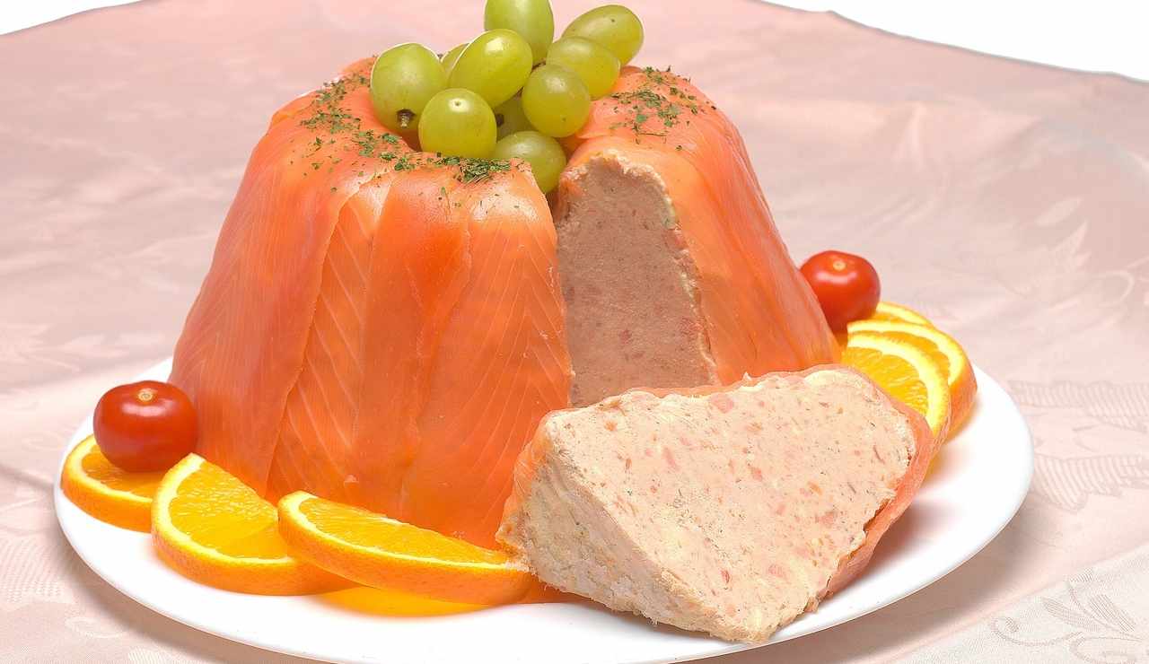 zuccotto-al-salmone,-unidea-originale-per-la-cena-di-natale