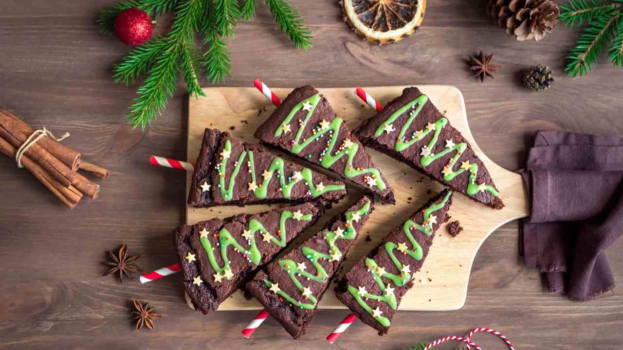 deliziosi-e-sfiziosi-questi-brownies-a-forma-di-albero-di-natale-|-la-ricetta-facile-e-veloce