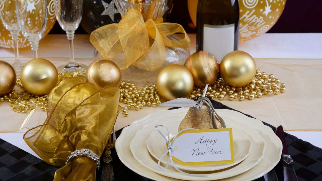 tavola-di-capodanno:-come-creare-una-mis-en-place-degna-di-un-ristorante-stellato-in-poche-mosse