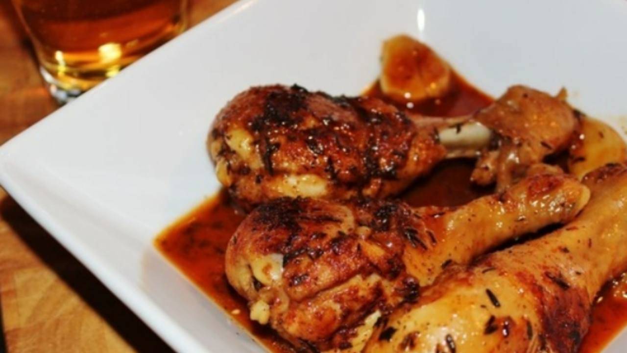 pollo-glassato-alla-birra,-il-secondo-piatto-goloso-che-vi-fara-sognare