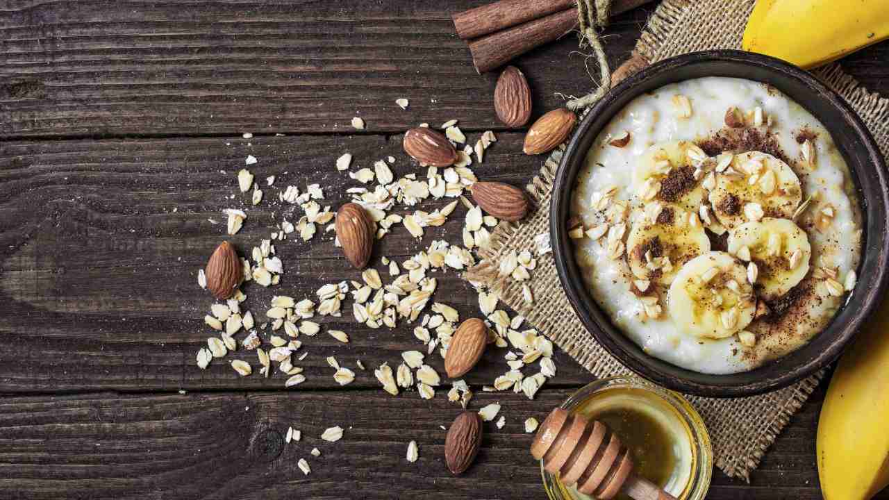 porridge-a-colazione:-i-3-motivi-per-cui-dovresti-sempre-mangiarlo,-benefici-incredibili