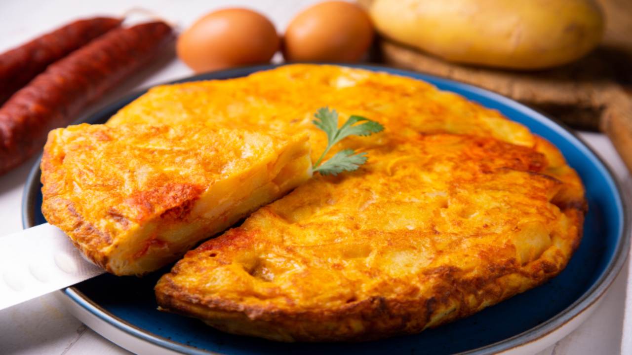 come-fare-la-frittata-di-patate-perfetta.-questa-ricetta-e-irresistibile