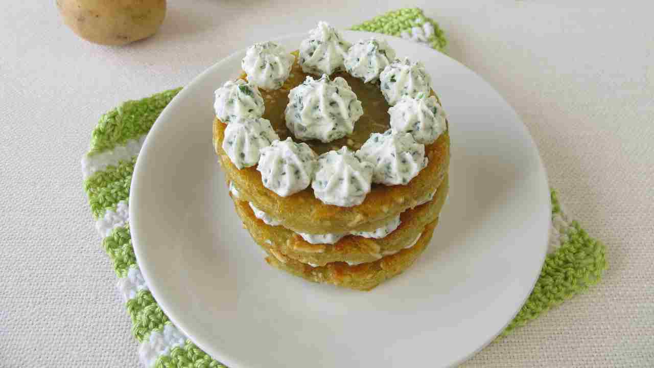 pancakes-di-patate-ripieni:-sfiziosissimo-finger-food-di-gran-effetto-scenografico