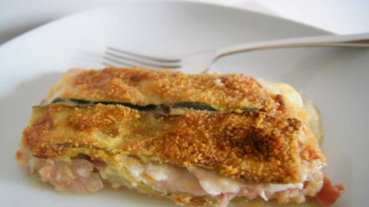 cena-buona-e-veloce?-basta-poco,-una-zucchina,-prosciutto-e-mozzarella