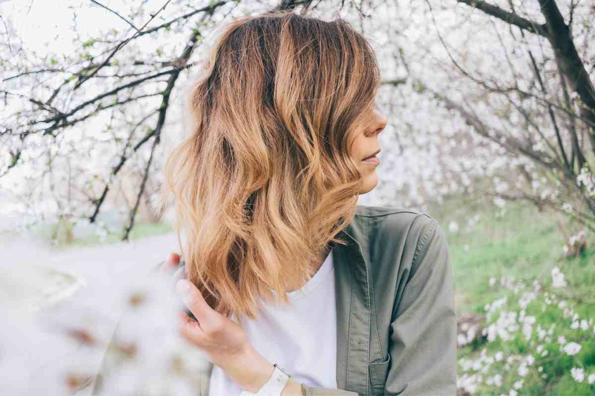 capelli-mossi-in-casa-come-dai-parrucchieri-da-200-con-questo-trucco-geniale-|-stupisci-tutti