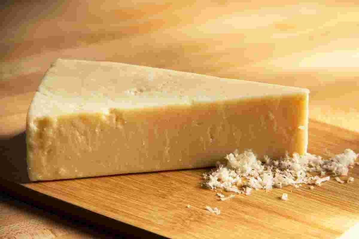 sfogliatine-di-parmigiano-croccanti:-ideali-per-un-aperitivo-in-famiglia