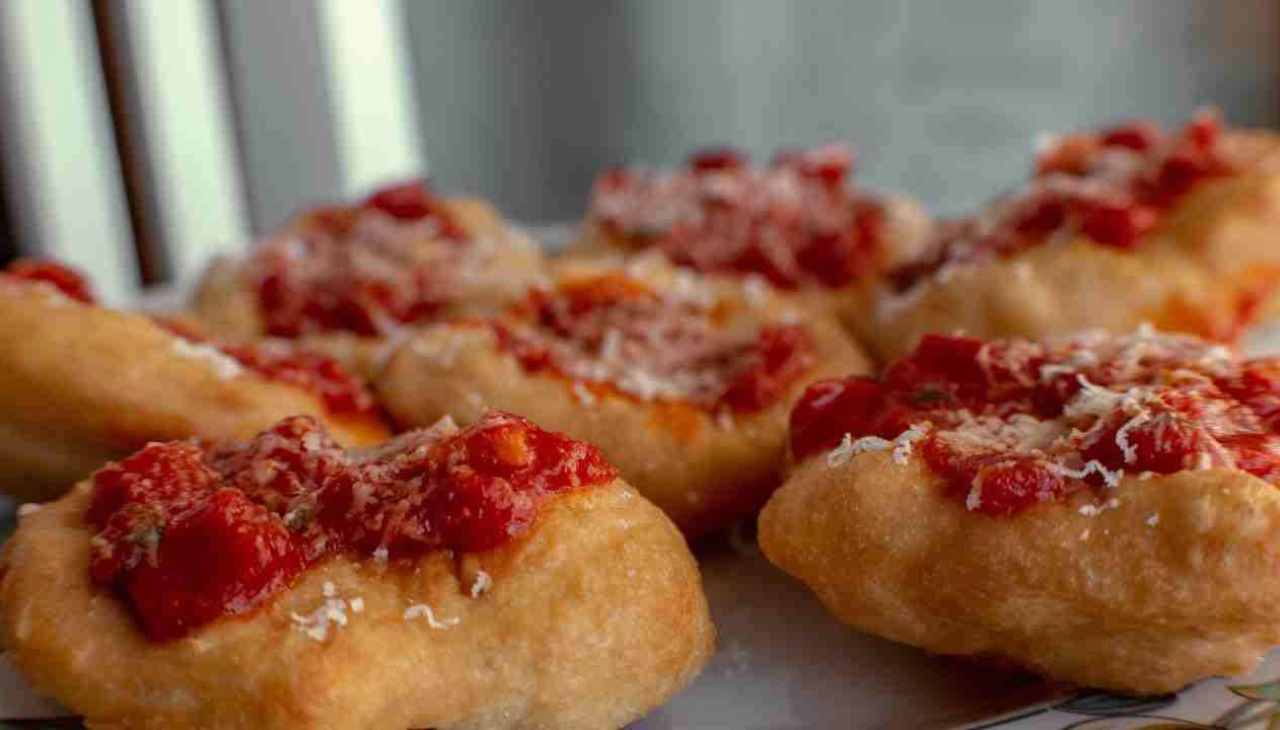 pizza-fritta-per-cena,-prova-la-mia-ricetta:-zero-forno,-piu-risparmio!