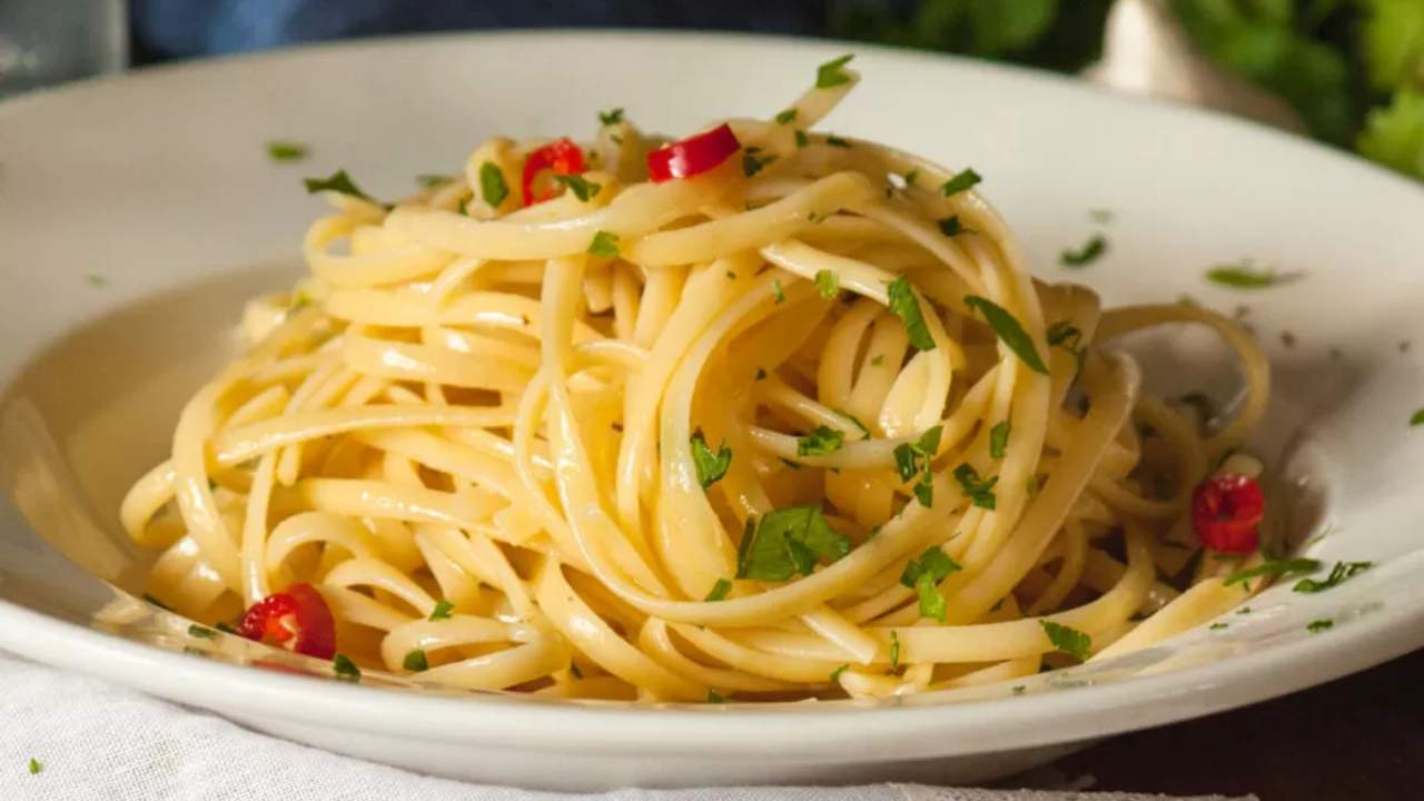 spaghetti-aglio,-olio-e-peperoncino-perfetti.-lingrediente-segreto-di-chef-locatelli