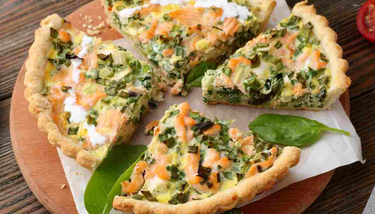 torta-salata-spinaci-salmone-e-formaggio:-unica-e-indimenticabile,-si-prepara-in-un-lampo!