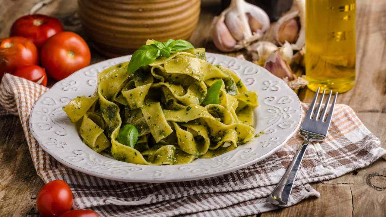 non-e-la-solita-pasta-col-pesto:-questa-la-fai-con-il-cavolo-nero-ed-e-una-vera-squisitezza