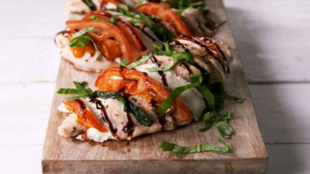 petto-di-pollo-alla-caprese.-poche-calorie-ma-un-gusto-incredibile