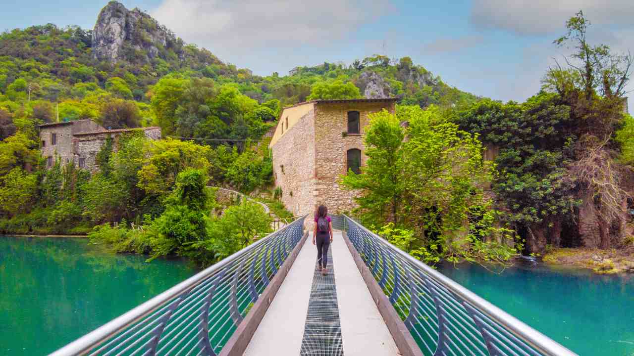 alla-scoperta-di-un-angolo-di-paradiso-al-centro-italia-e-con-un-lago-magnifico