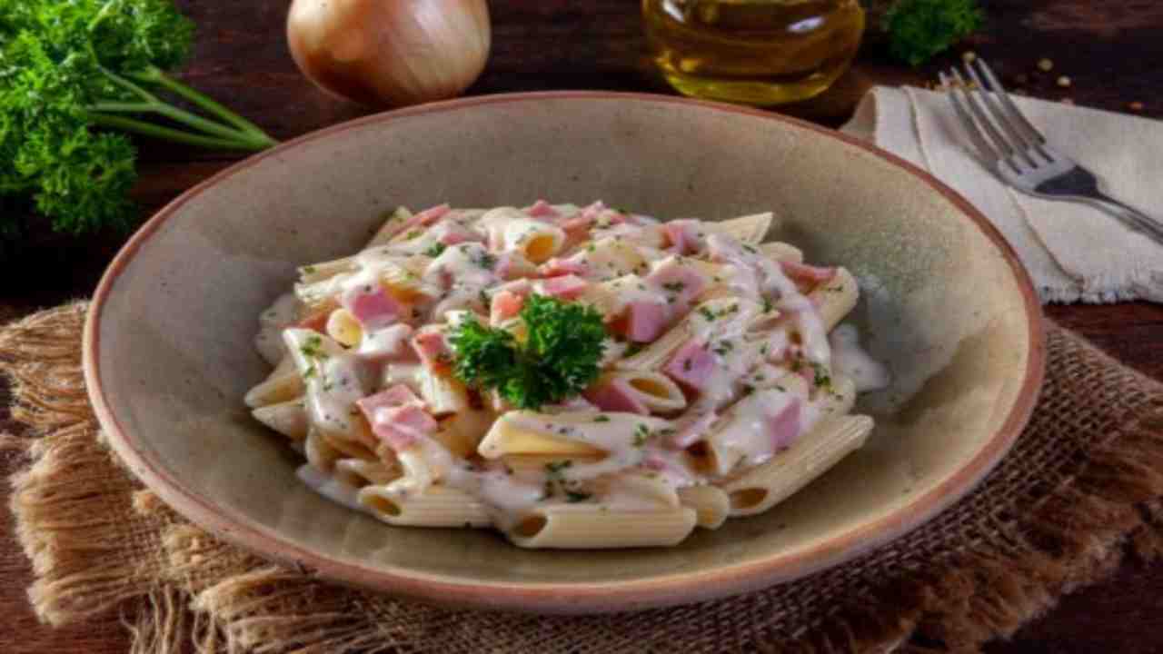 pasta-panna-prosciutto-e-formaggio