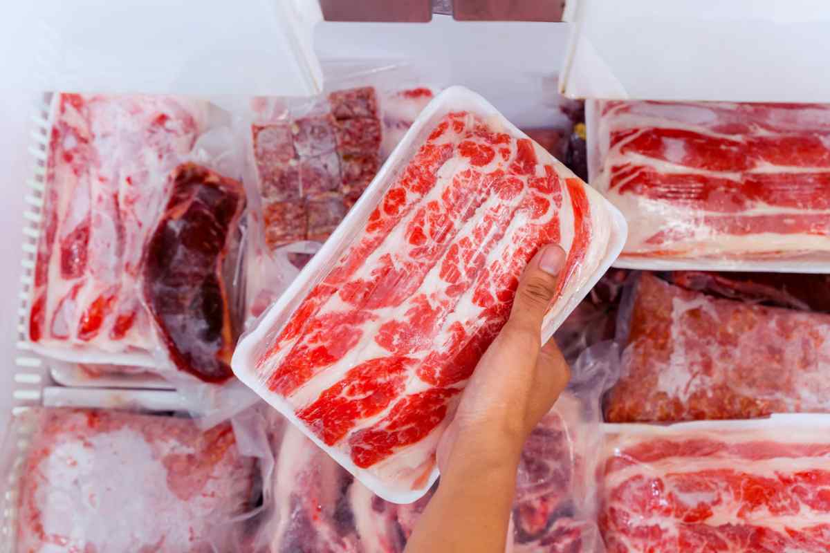 carne-nel-freezer,-per-quanto-tempo-puoi-conservarla?-attenzione:-non-sbagliare