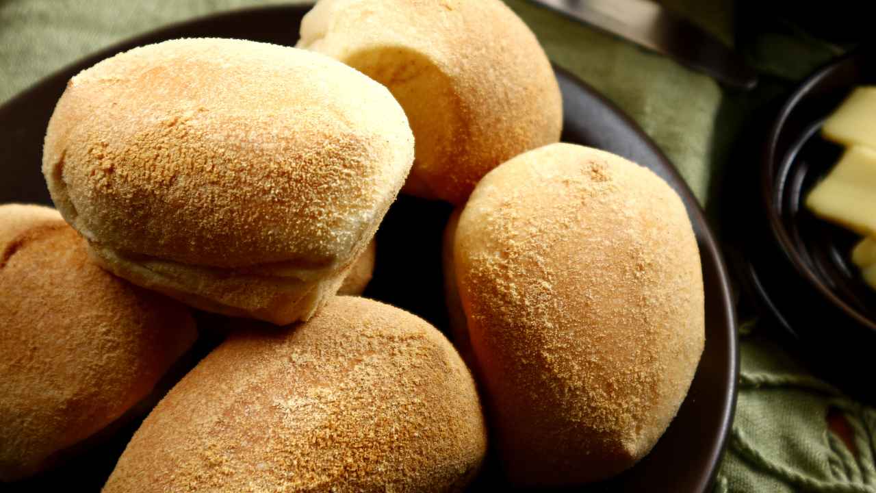 pane-cotto-direttamente-in-padella,-non-serve-lievitazione-e-ti-salva-il-pranzo-con-i-parenti