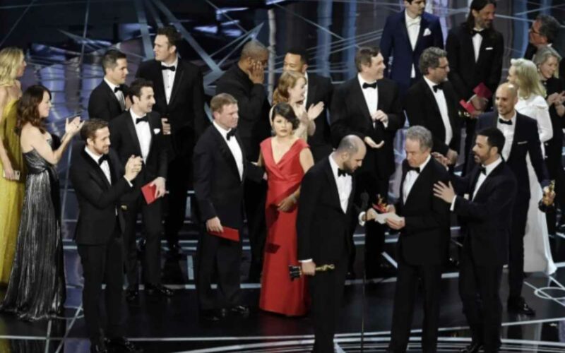 premi-oscar-2017,-la-gaffe-che-fece-il-giro-del-mondo:-errore-imperdonabile-in-diretta