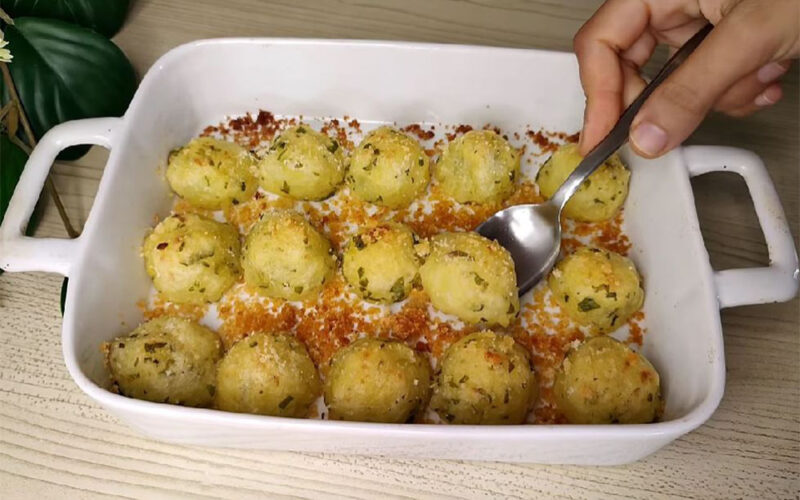 con-le-patate-preparo-delle-polpettine-al-forno-saporitissime-con-4-ingredienti-|-solo-30-kcal-ognuno!