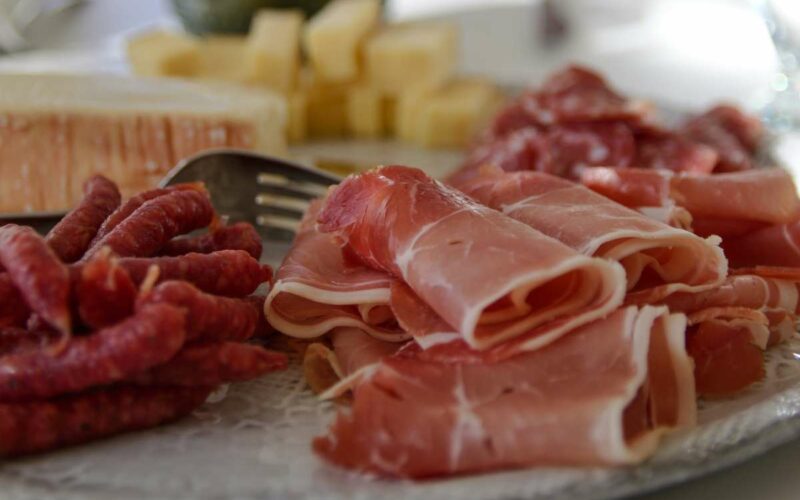 sei-incinta-e-hai-voglia-di-prosciutto-crudo?-non-te-lo-aspettavi,-ma-questo-puoi-mangiarlo