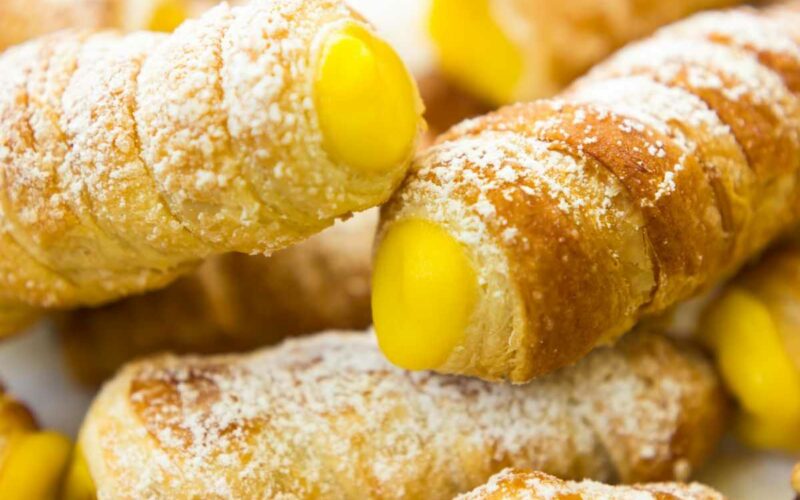 hai-presente-i-cannoncini-con-la-crema-che-mangi-in-pasticceria?-ti-insegno-a-replicarli-a-casa-identici!