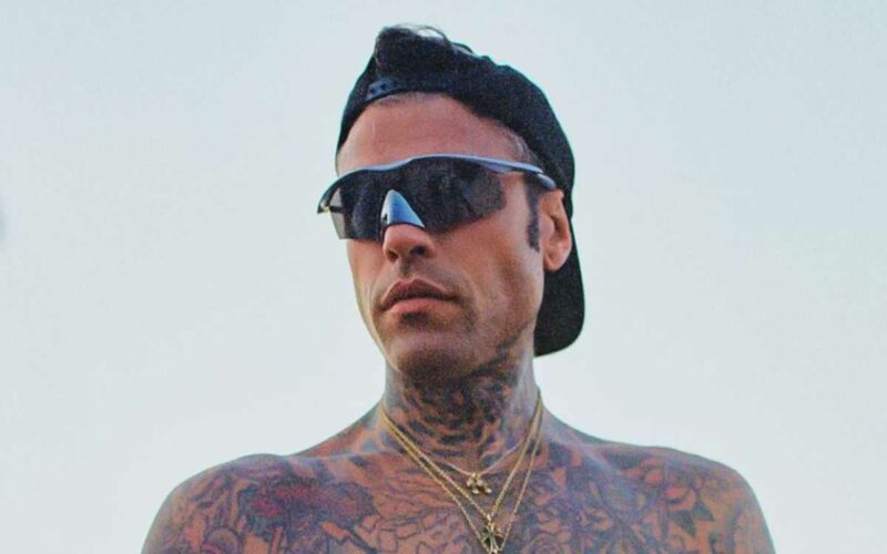 fedez-in-clinica:-i-controlli-di-un-70enne,-come-sta